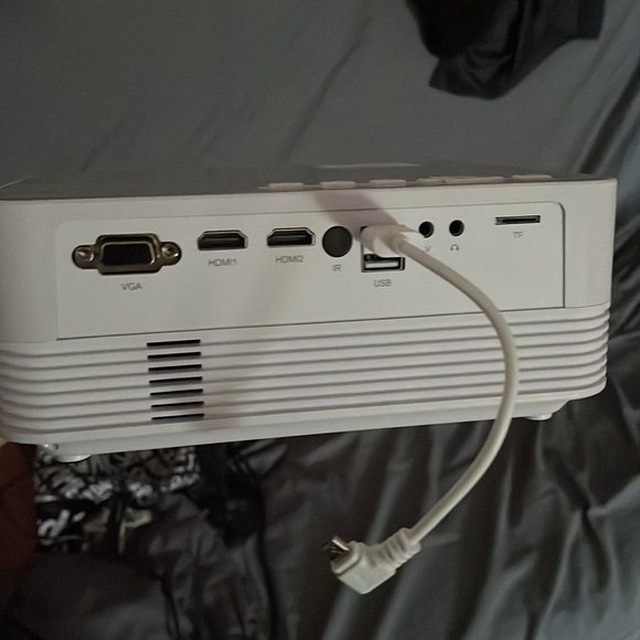 Portable projector - Picture 3 of 6